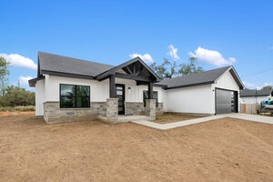 View 1501 Woodcrest Dr Virtual Tour