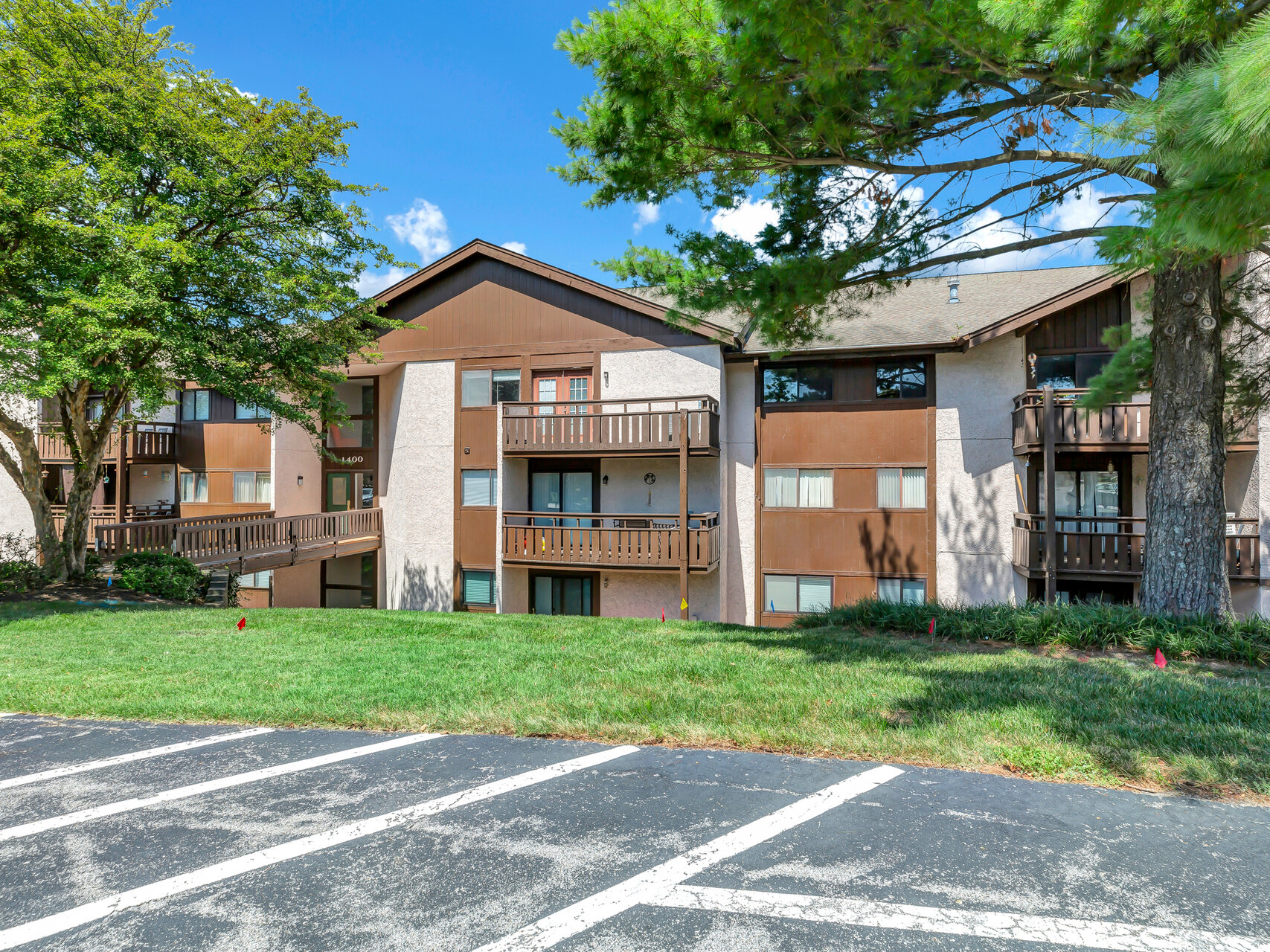 307 1400 Heritage Landing Saint Charles, MO 63303