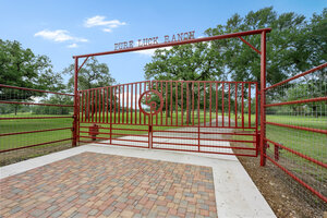 View 1304 State Hwy 71 Virtual Tour