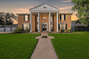 View 2536 22nd Avenue North Virtual Tour