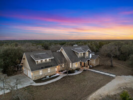 View 221 Mesa Oaks Virtual Tour