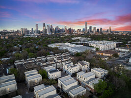 View 1209 Kinney Ave Virtual Tour