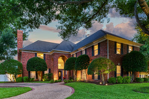 View 2610 Pinevalley Dr Virtual Tour