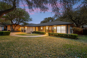 View 8709 Honeysuckle Trail Virtual Tour