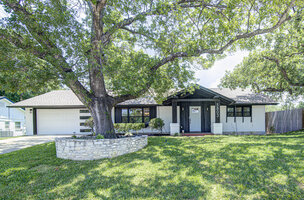 View 5803 N Hampton Dr Virtual Tour