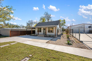 View 1205 W Avenue G Virtual Tour