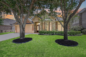 View 2427 Pioneer Oaks Drive Virtual Tour