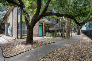 View 7685 Northcross Dr Virtual Tour