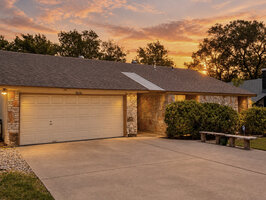 View 906 Acorn Oaks Drive Virtual Tour