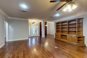 View 1220 W Cleburne Rd Virtual Tour