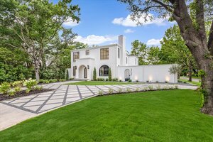 View 3739 North Versailles Avenue Virtual Tour