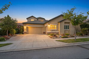 View 3194 10 Mile Dr Virtual Tour